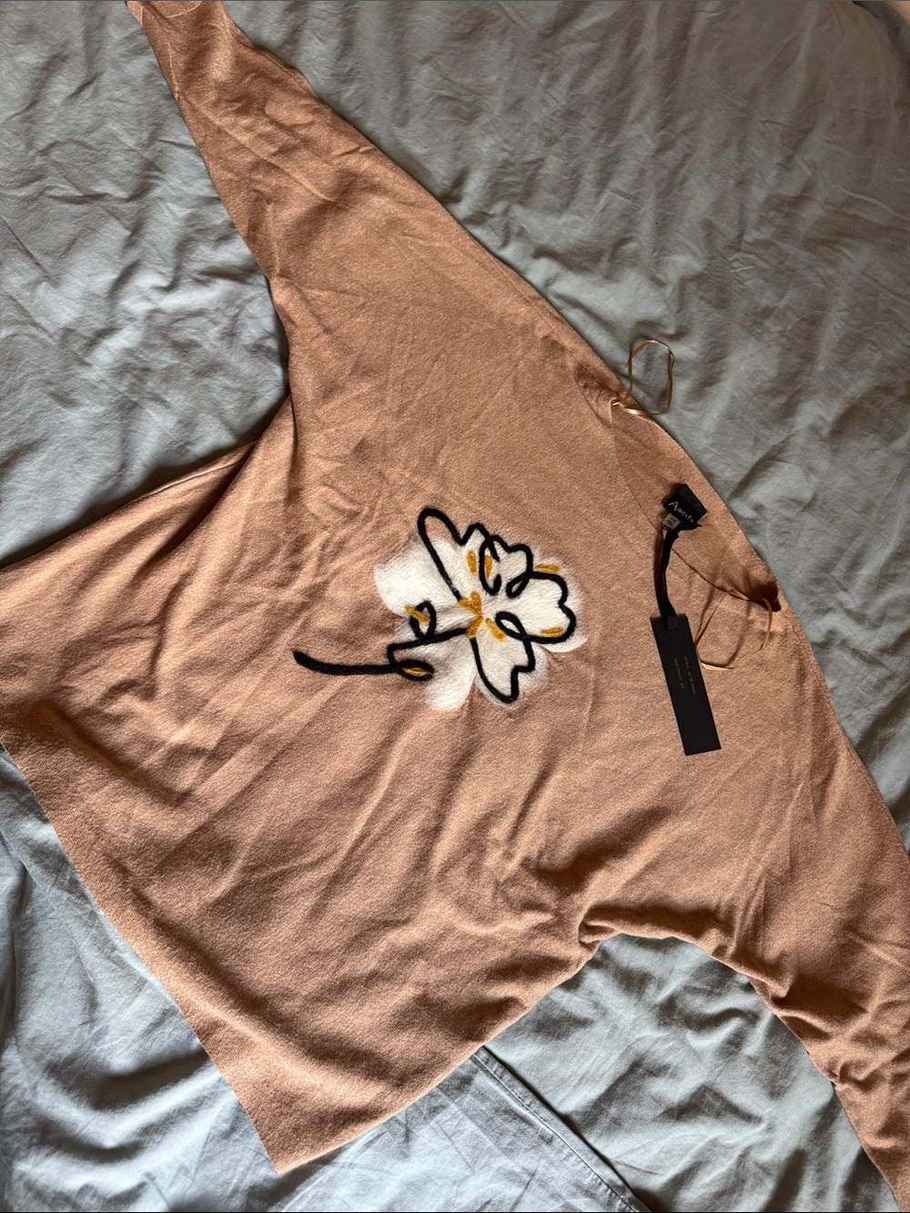 Beige Aaeda flower sweater 3/4 sleeves xs , s NWT